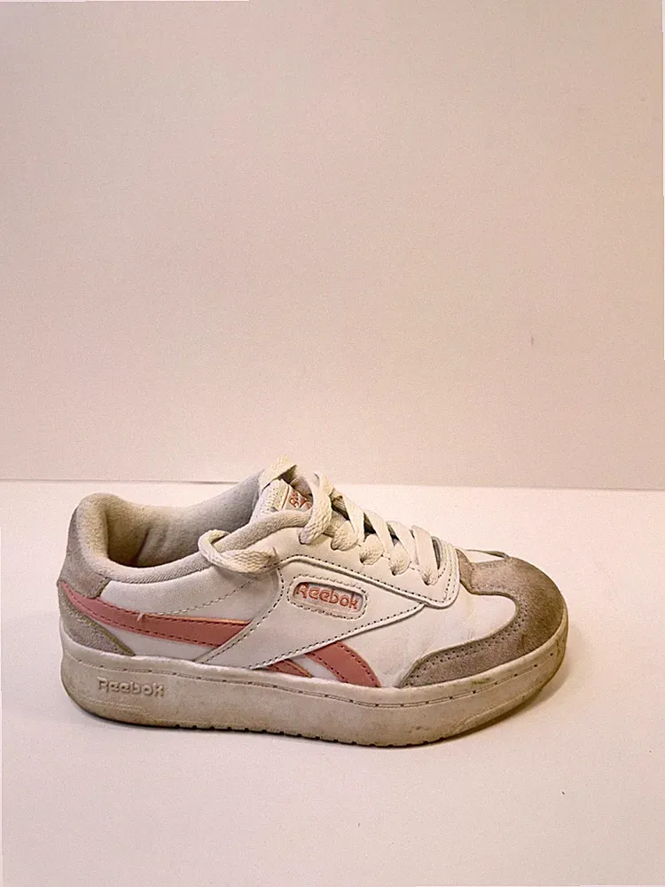 C42. Reebok Kids Forte Lounger White/Pink Leather-US 12