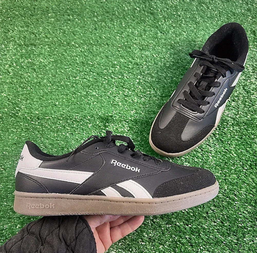 Reebok Forte Lounger Sneakers in Black and White Youth 5 Shoes Low Top NWOB